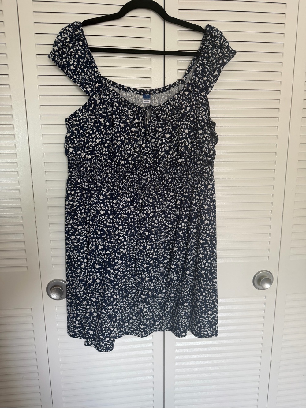 Old Navy Navy and White Floral Off-Shoulder/Capped Sleeve Dress